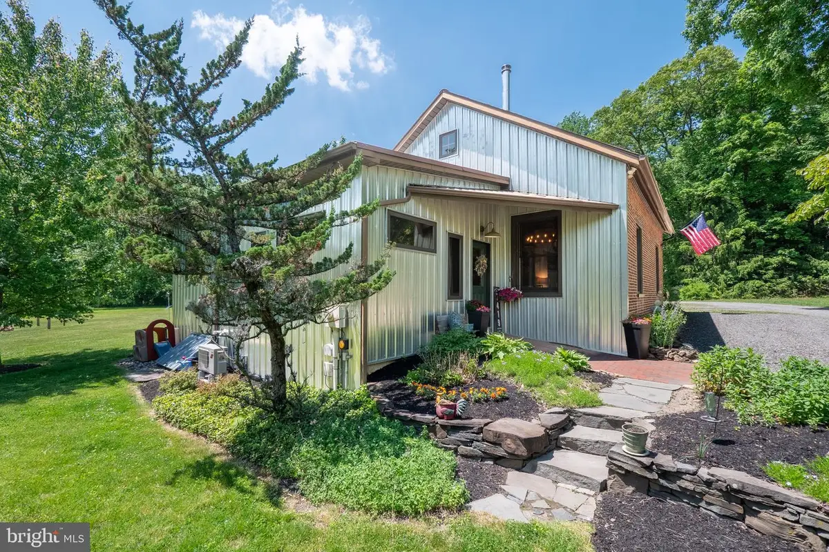 7419 Sweetwood Dr, Macungie, PA 18062 - #1