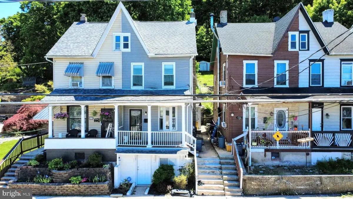 429 W South St, Slatington, PA 18080 - #1