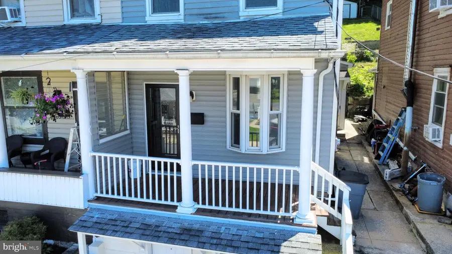 429 W South St, Slatington, PA 18080 - #3