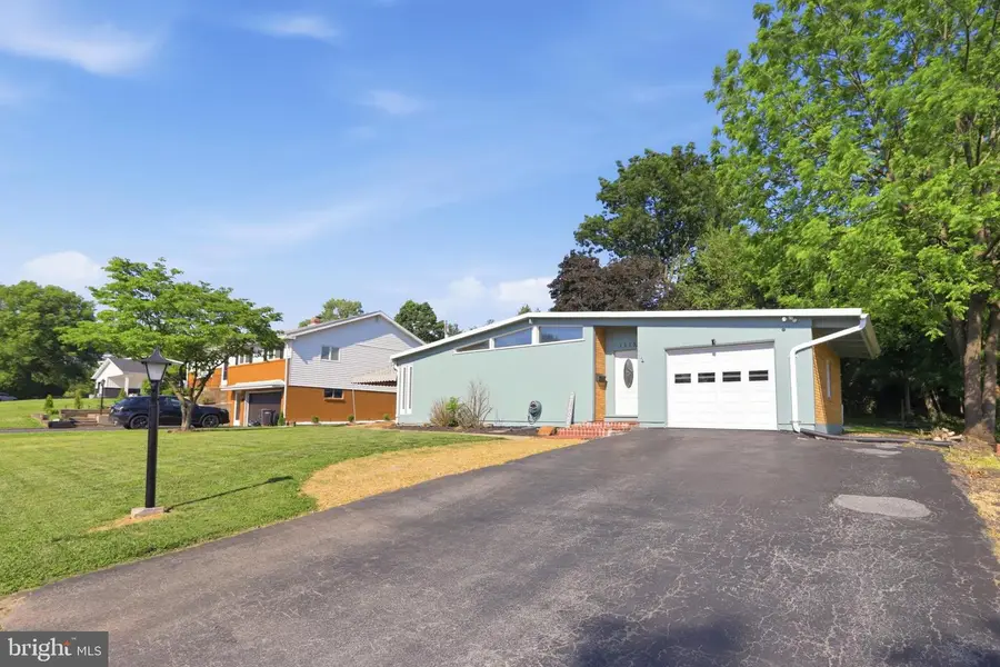 1115 N 38th St, Allentown, PA 18104 - #2