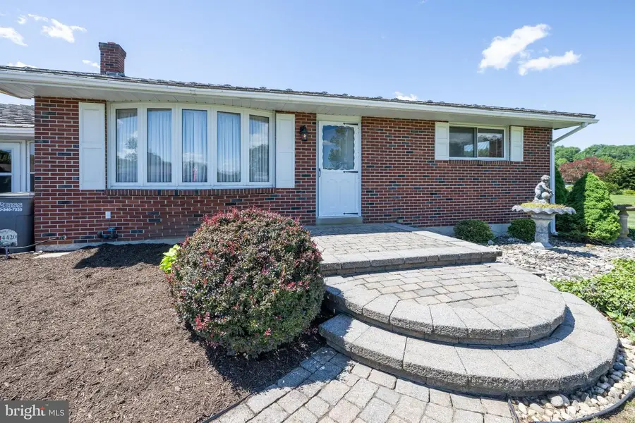 4420 N Sunset Dr, Coopersburg, PA 18036 - #2