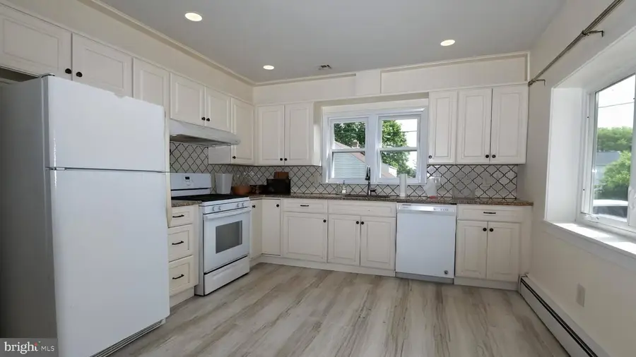 172 Harrison St, Emmaus, PA 18049 - #2