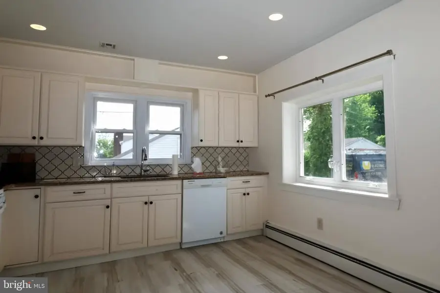172 Harrison St, Emmaus, PA 18049 - #3