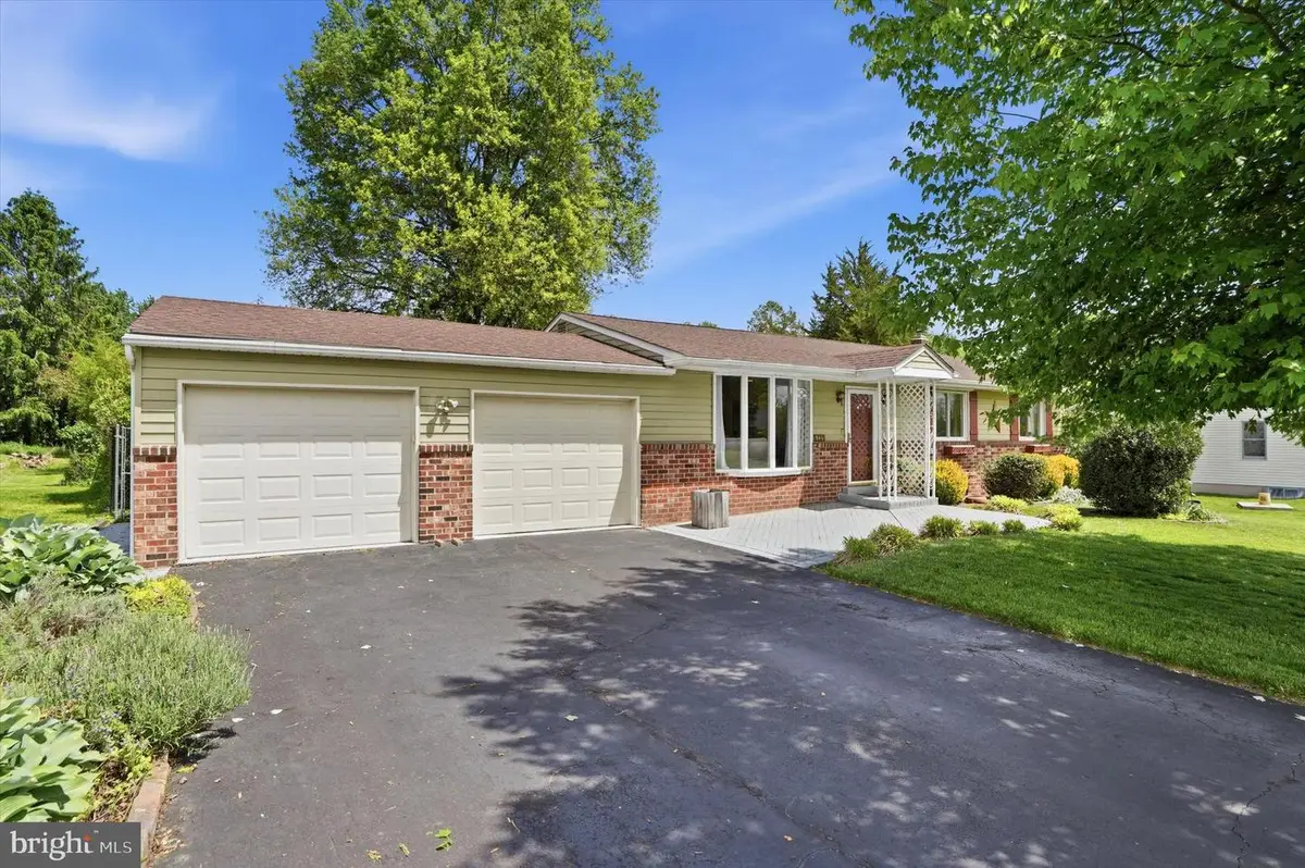 5231 Price Ave, Coopersburg, PA 18036 - #1