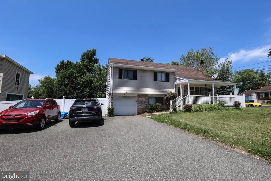 511 E Harrison St, Emmaus, PA 18049 - #2