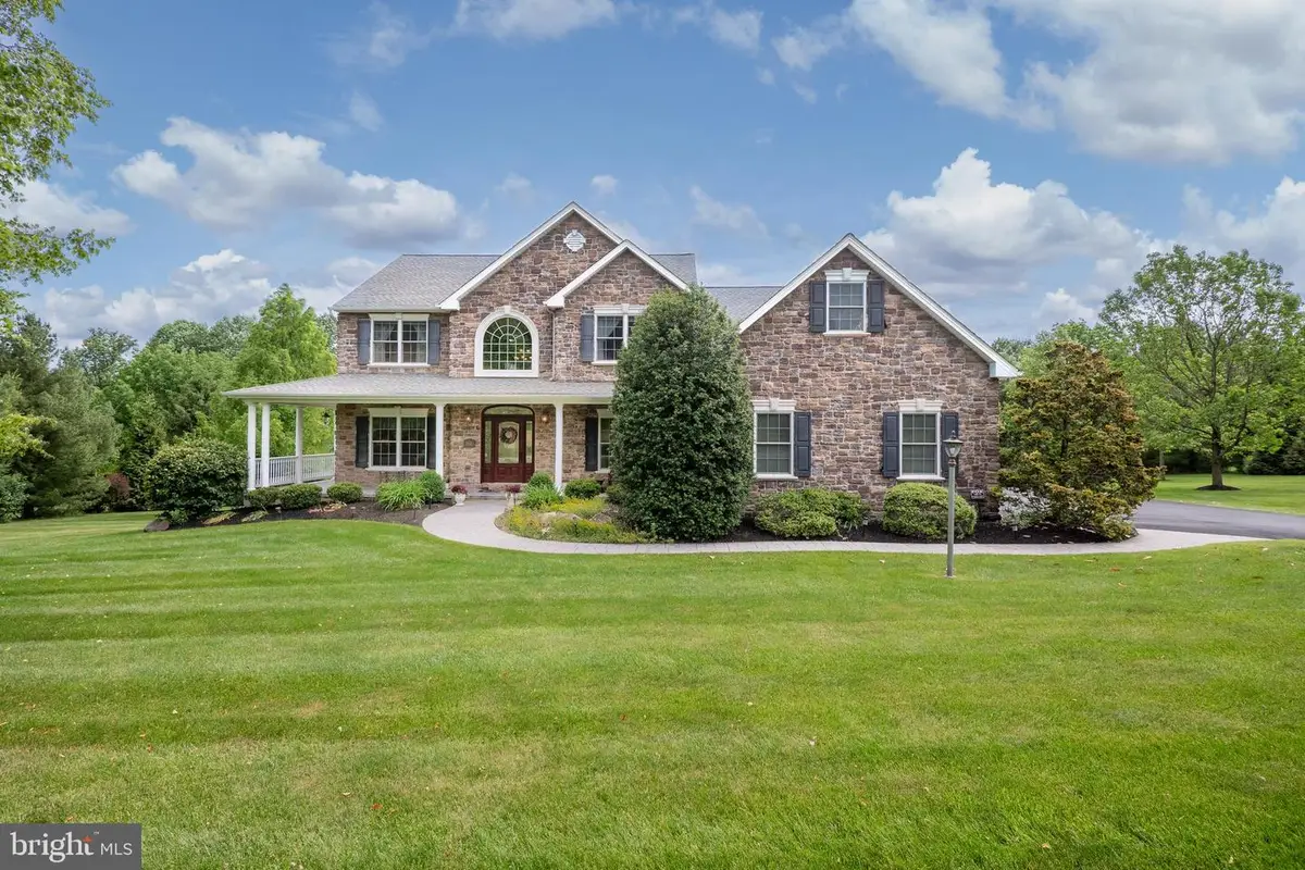 7447 Bell Gate Rd, Coopersburg, PA 18036 - #1