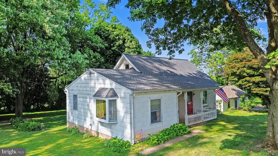 1559 Wind Hill Rd, Coopersburg, PA 18036 - #2