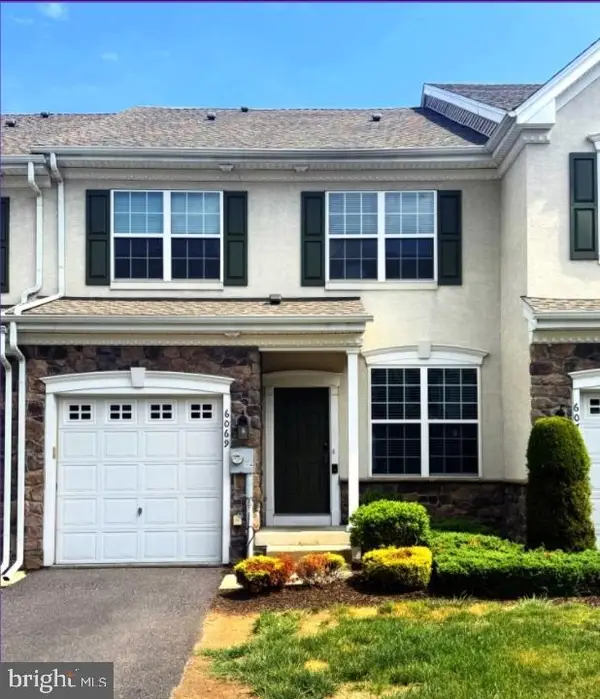 6069 Valley Forge Dr, COOPERSBURG, PA 18036