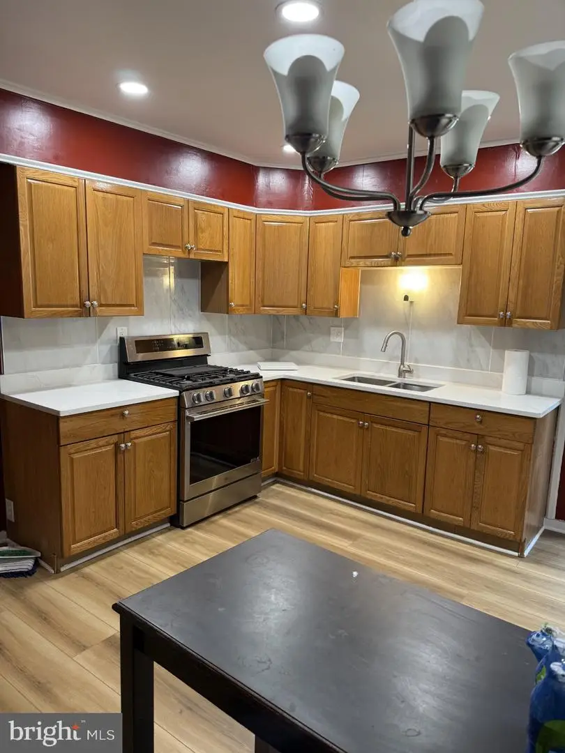 317 N 13th St, Allentown, PA 18102 - #3