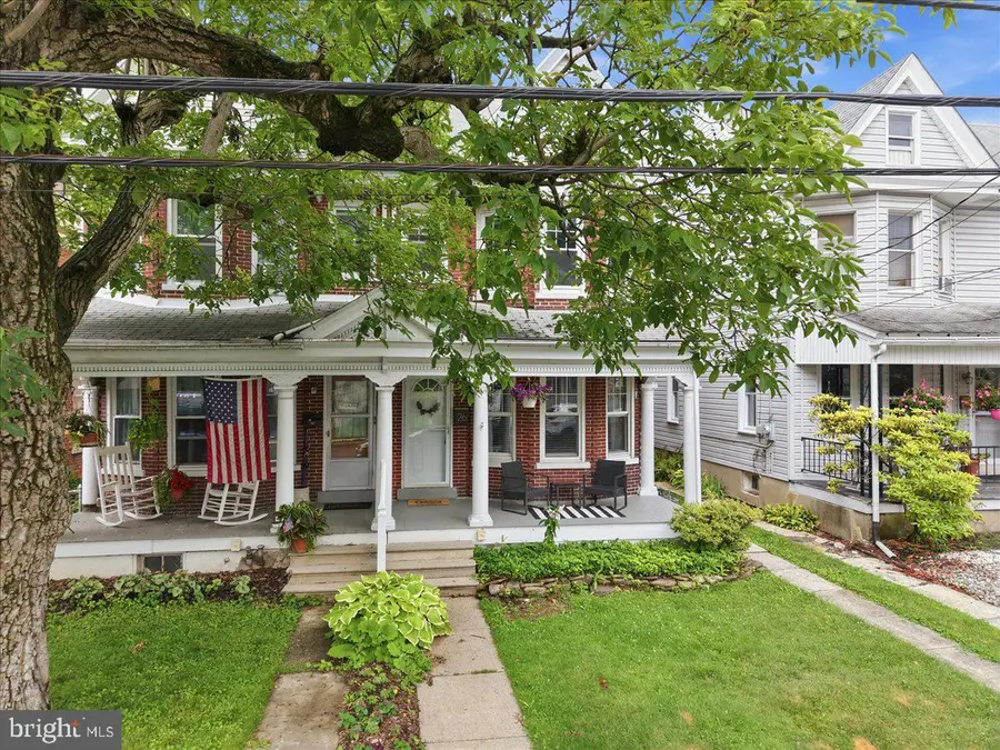 26 N 6th St, Emmaus, PA 18049 - #3