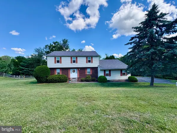 5705 Bel Air Dr, COOPERSBURG, PA 18036