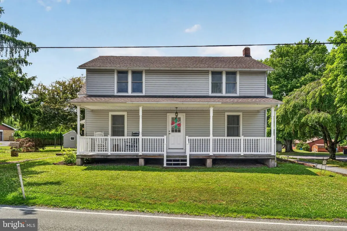 7072 Passer Rd, Coopersburg, PA 18036 - #1
