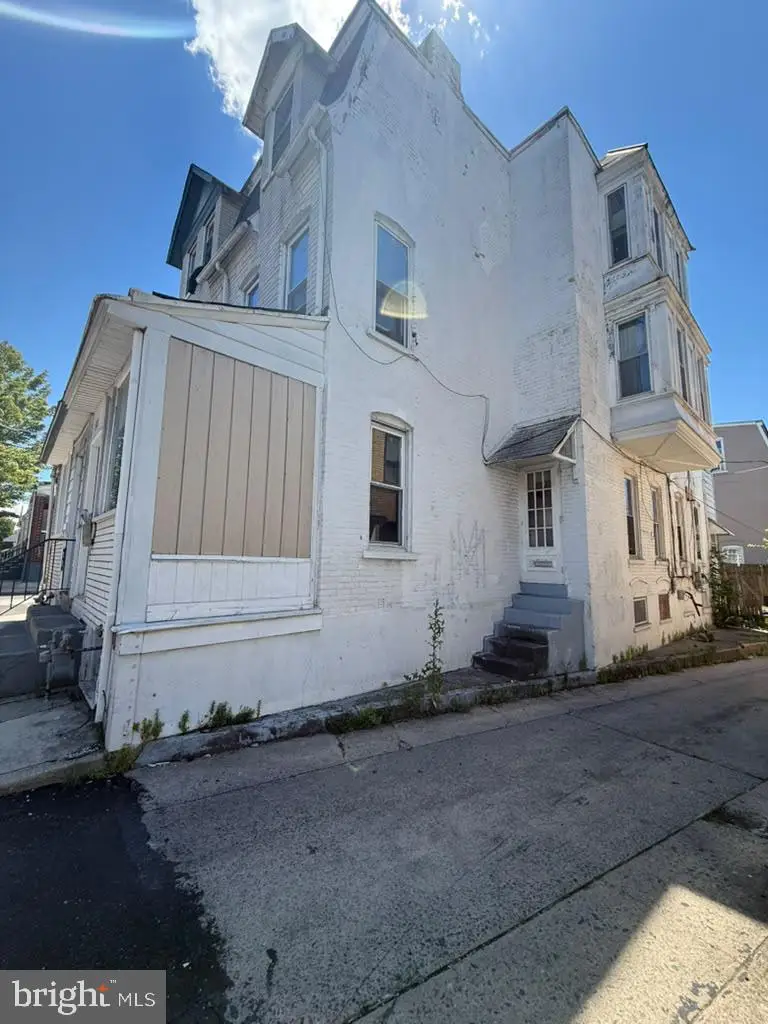 528 W Tilghman St, Allentown, PA 18102 - #1