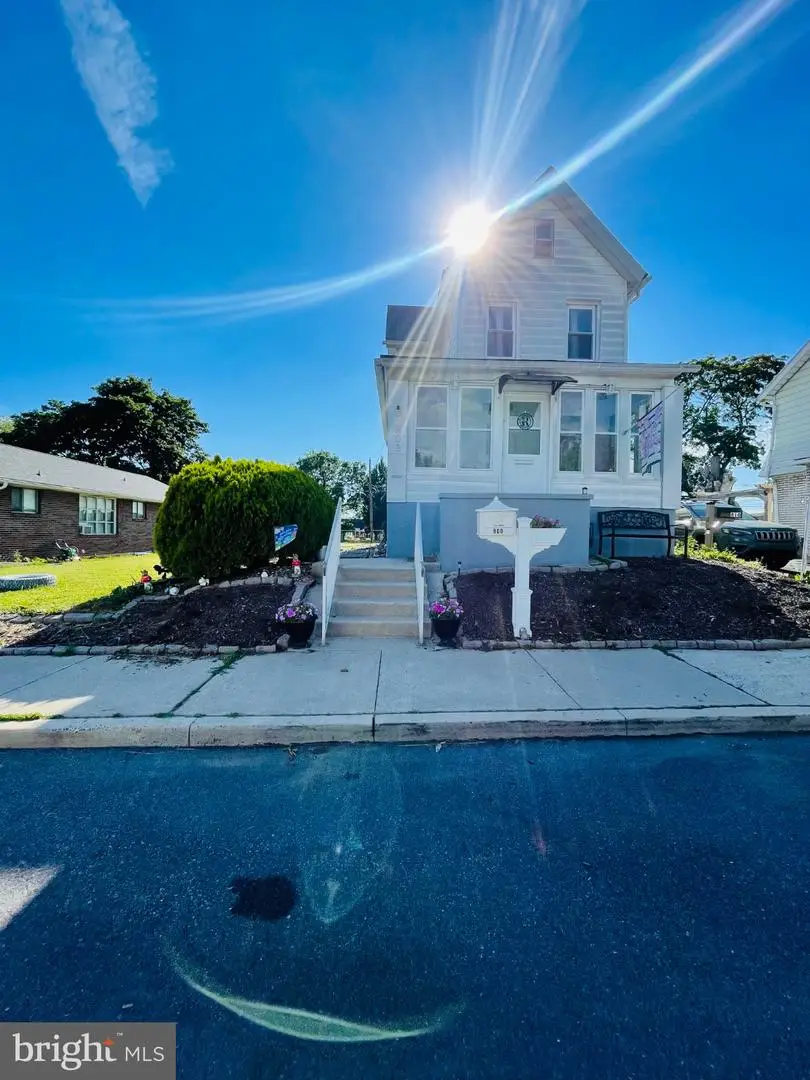 808 N Oswego St, Allentown, PA 18109 - #1