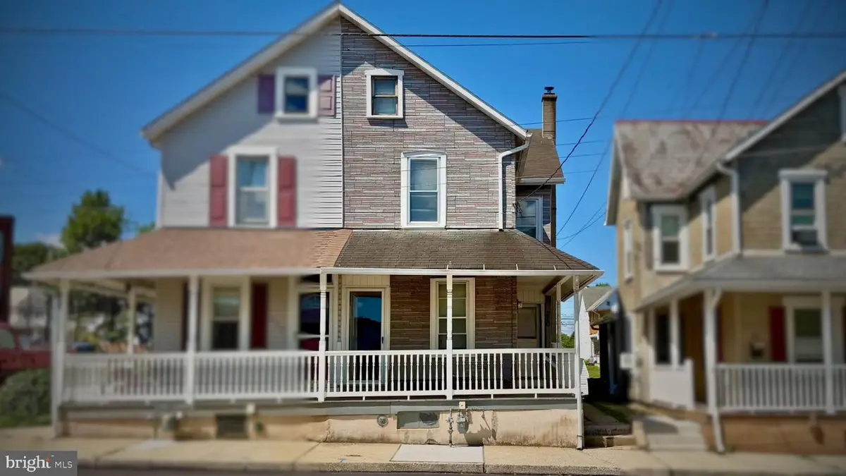 220 S 4th St, Emmaus, PA 18049 - #1