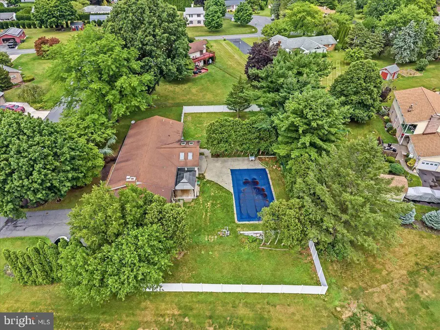 5429 Curtis Dr, Schnecksville, PA 18078 - #2