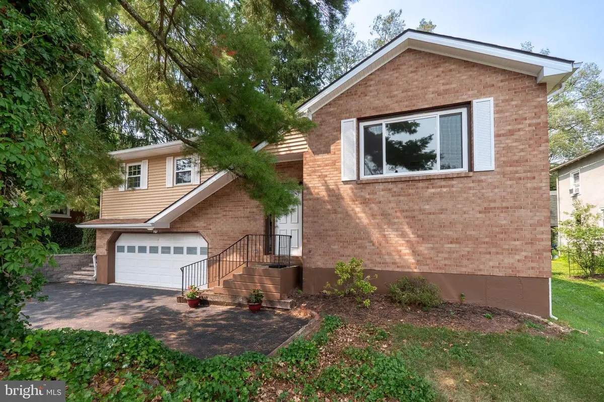 707 W State St, Coopersburg, PA 18036 - #1