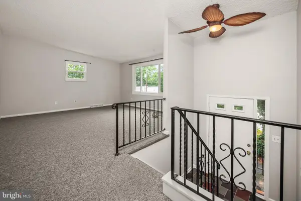 707 W State St, COOPERSBURG, PA 18036