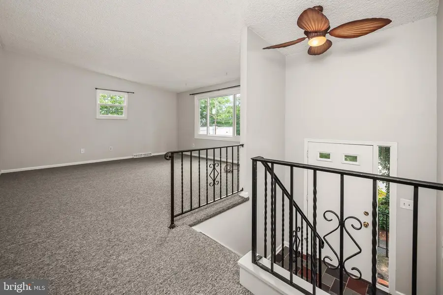 707 W State St, Coopersburg, PA 18036 - #2
