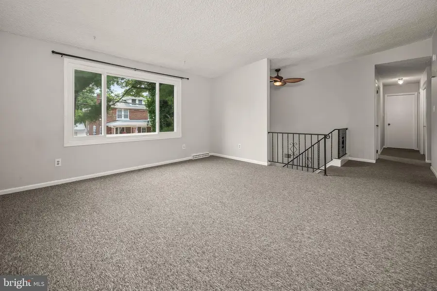707 W State St, Coopersburg, PA 18036 - #3