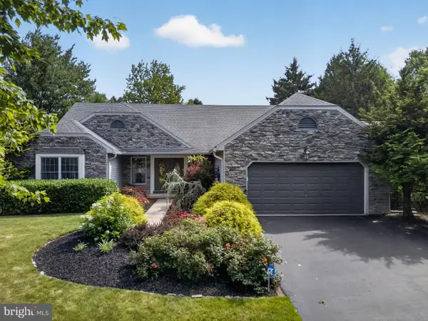 1665 Lamplighter Dr., MACUNGIE, PA 18062
