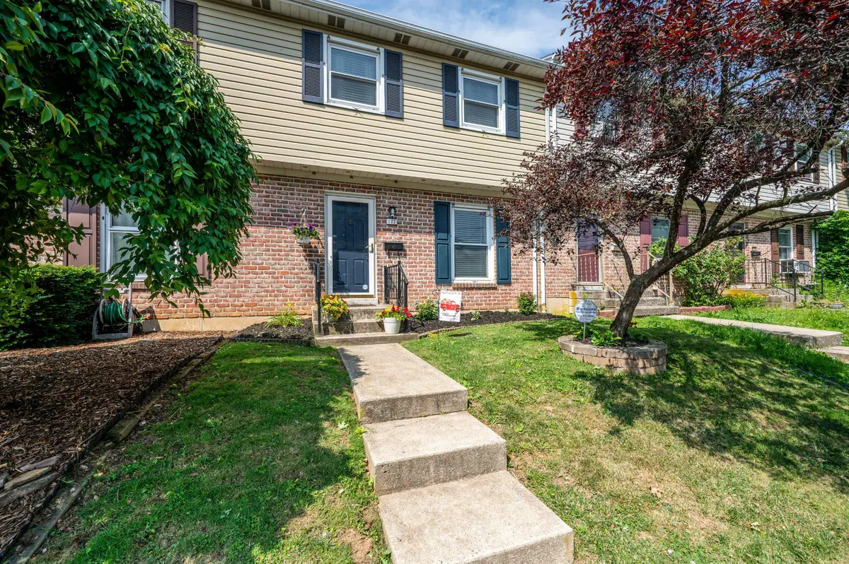 122 N 7th St, Emmaus, PA 18049 - #1