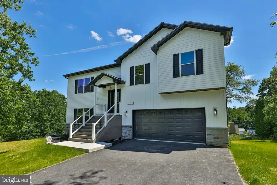2212 Skyline Dr, Slatington, PA 18080 - #2