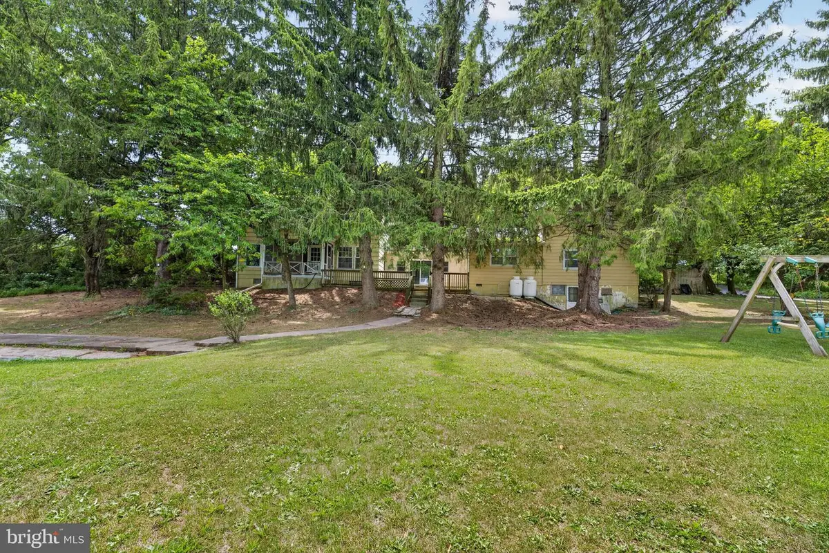 3940 Schneck Rd, Schnecksville, PA 18078 - #1