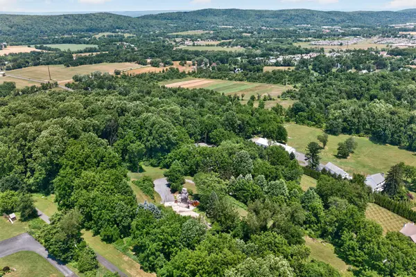 4956 Chestnut Rd, CENTER VALLEY, PA 18034