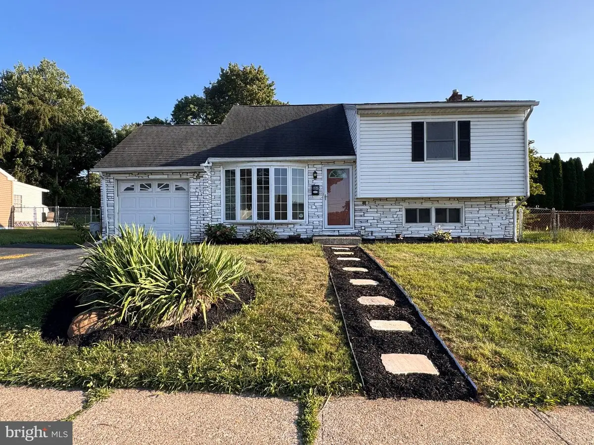 1925 Columbine Ave, Bethlehem, PA 18018 - #1
