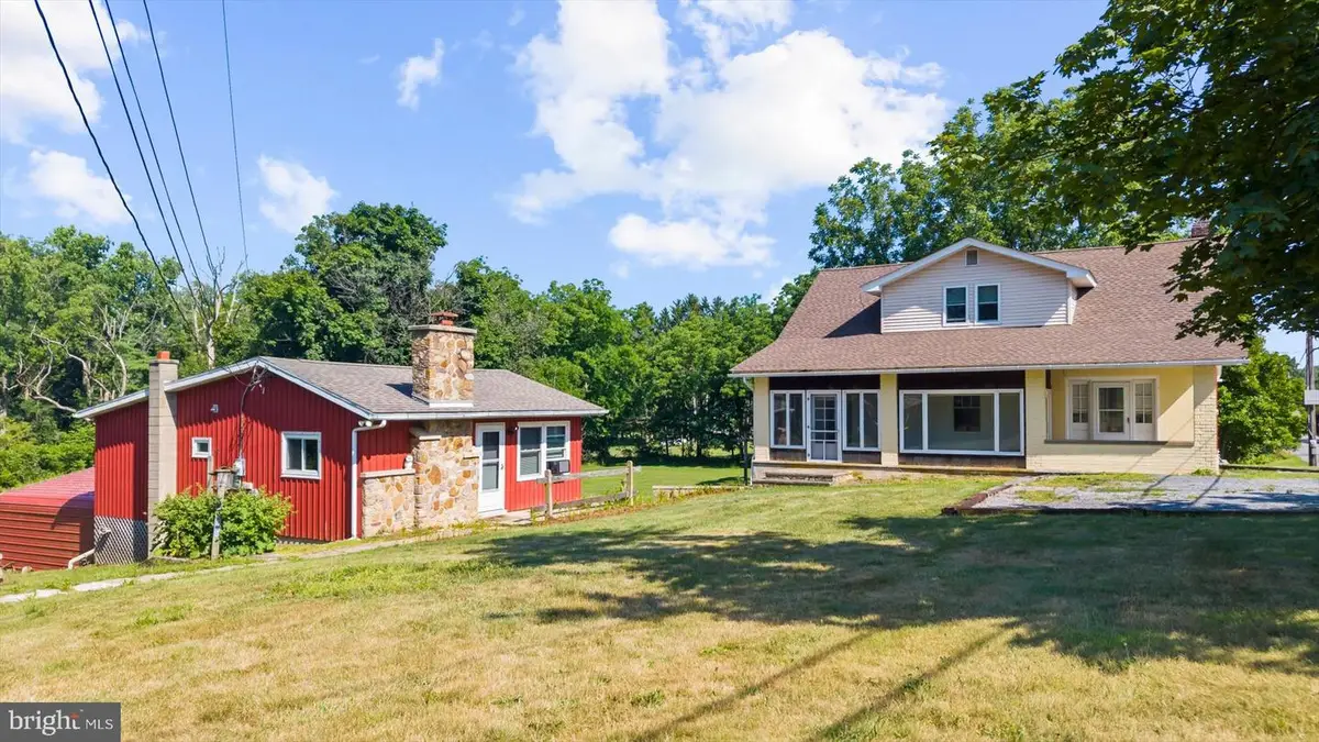 4149 Coplay Creek Rd, Schnecksville, PA 18078 - #1