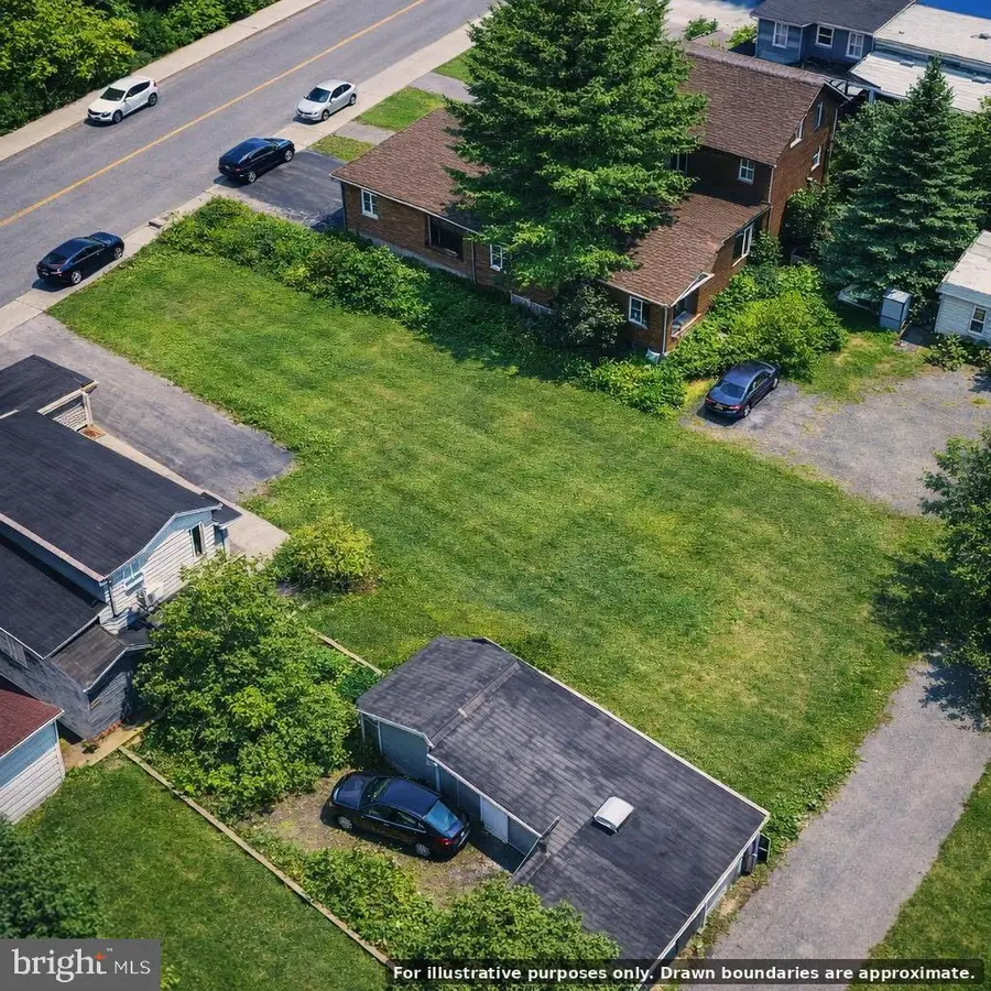 821 Cherokee St, Fountain Hill, PA 18015 - #3