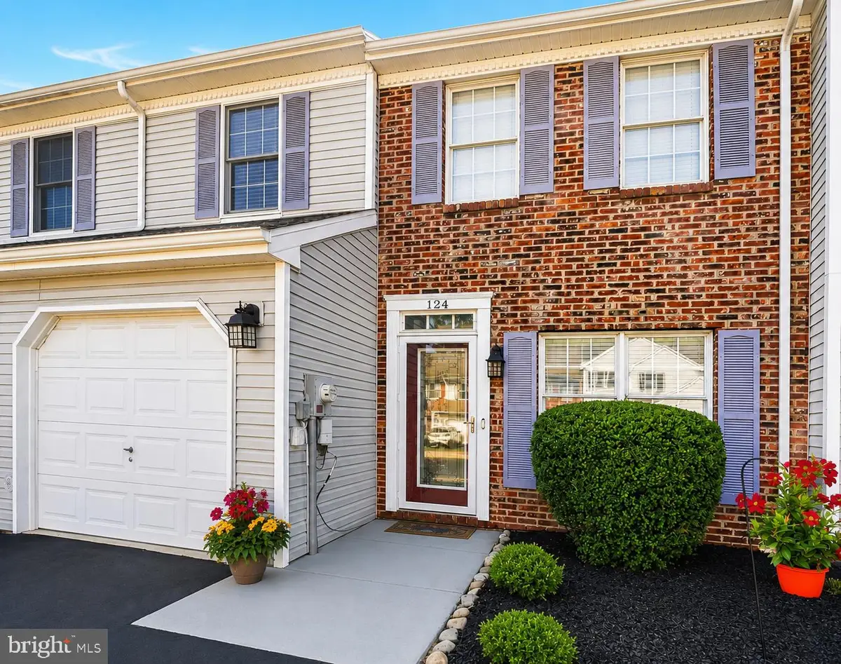 124 Brookfield Dr, Macungie, PA 18062 - #1