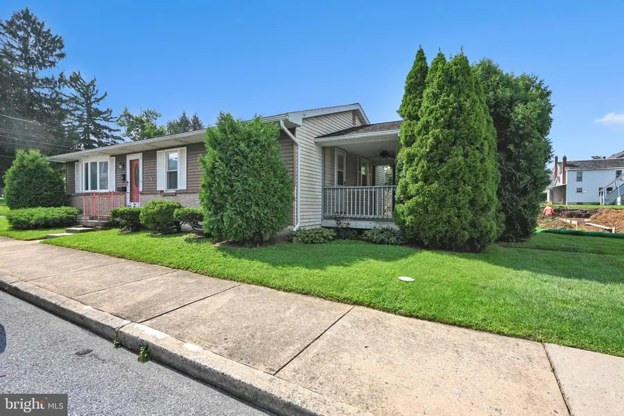 110 S 3rd St, Emmaus, PA 18049 - #2