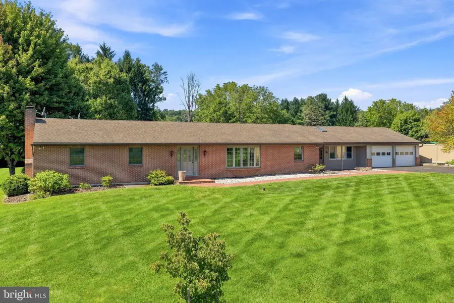 6771 Tollgate Rd, Zionsville, PA 18092 - #2