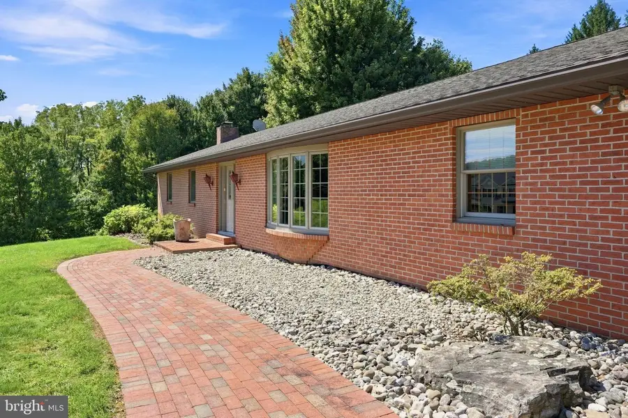 6771 Tollgate Rd, Zionsville, PA 18092 - #3