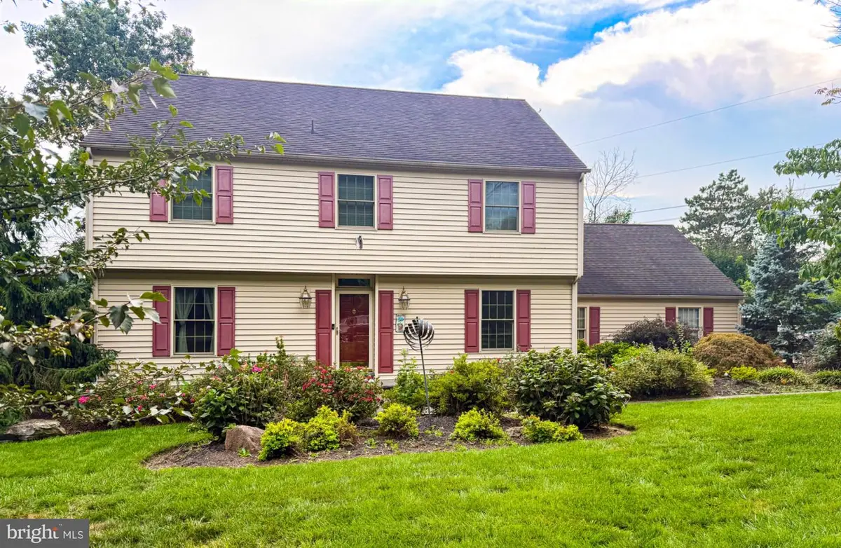 4454 Farm Dr, Allentown, PA 18104 - #1