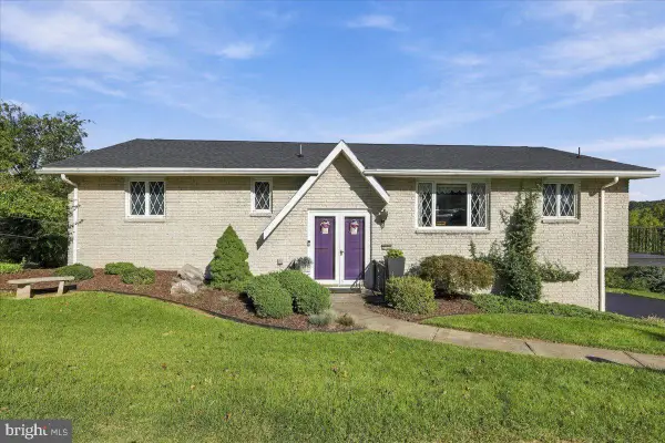 7121 Kingstead Dr, SLATINGTON, PA 18080