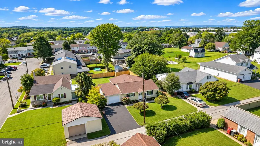 350 Maple St, Whitehall, PA 18052 - #3