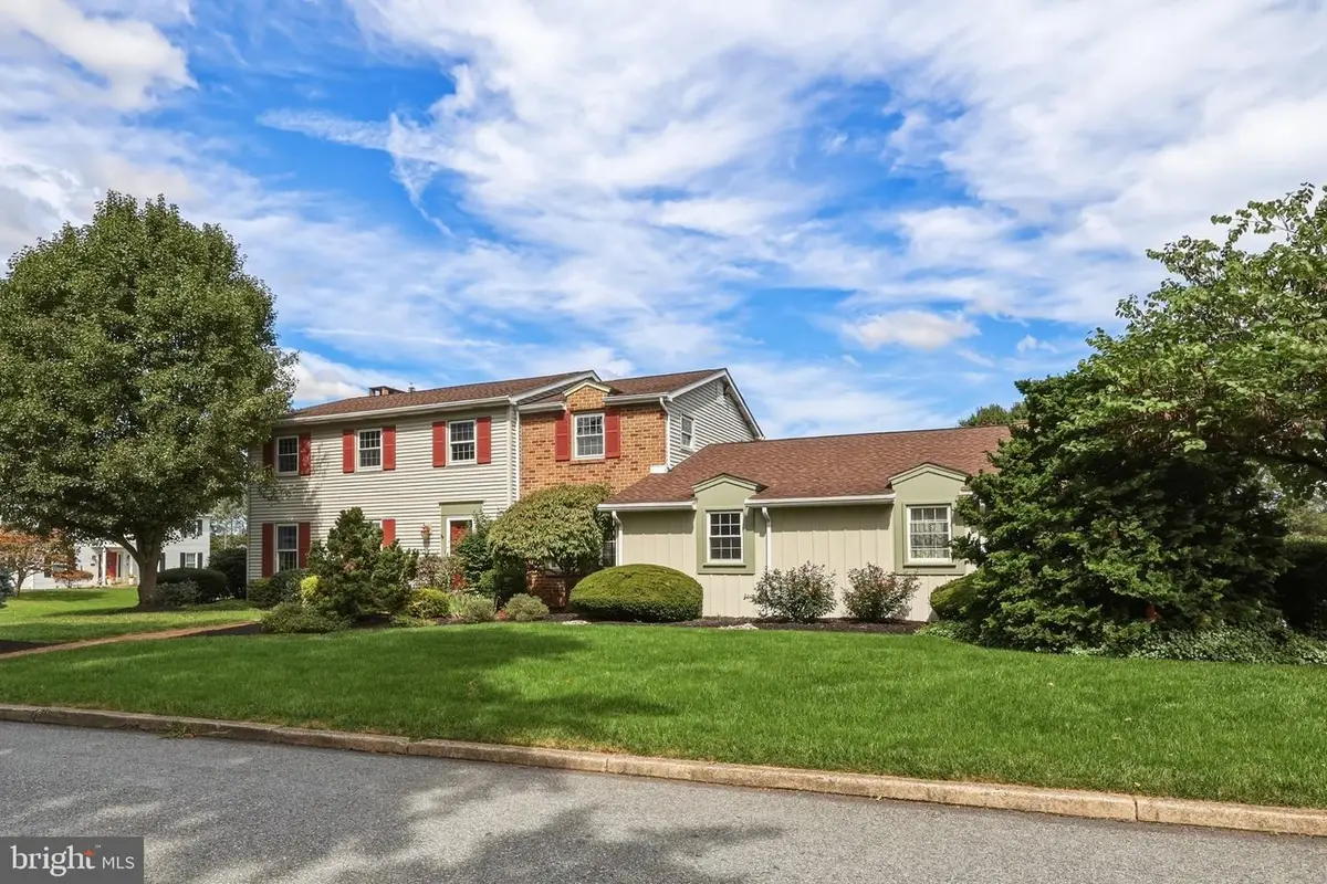 1285 Clearview Cir, Allentown, PA 18103 - #1