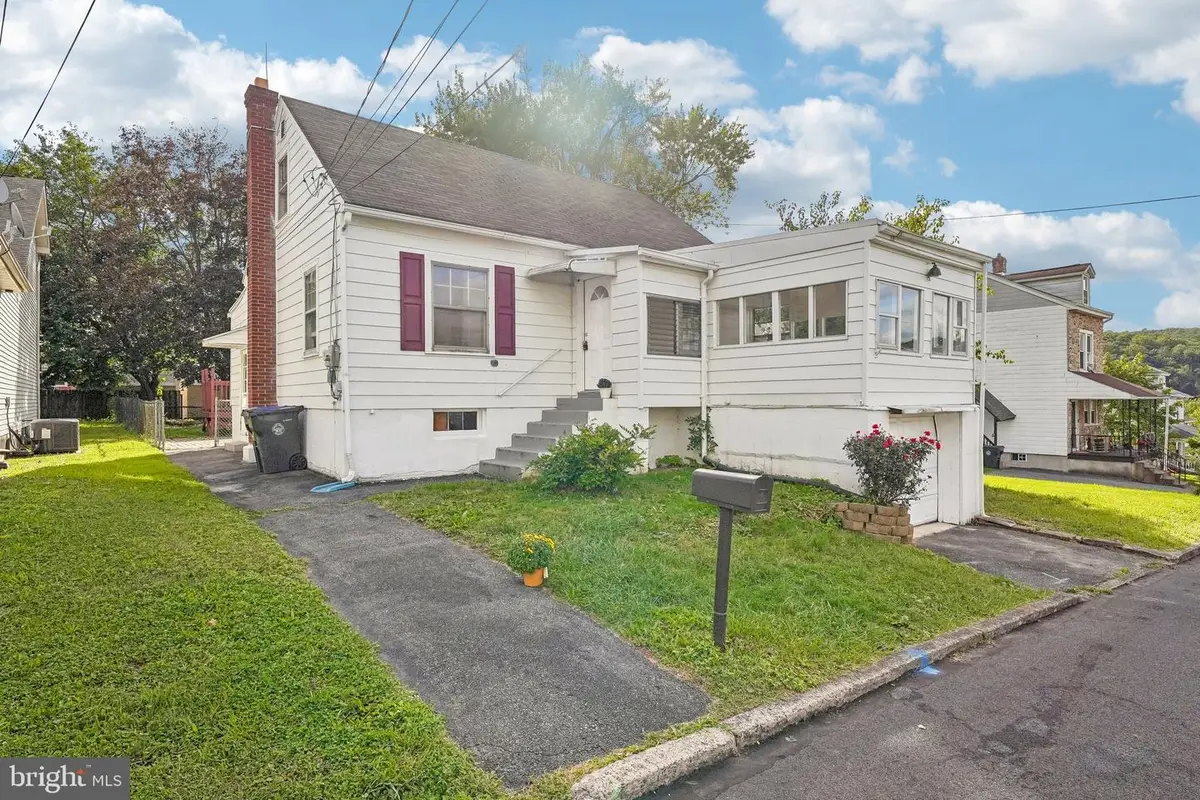 1325 Byfield St, Allentown, PA 18103 - #1