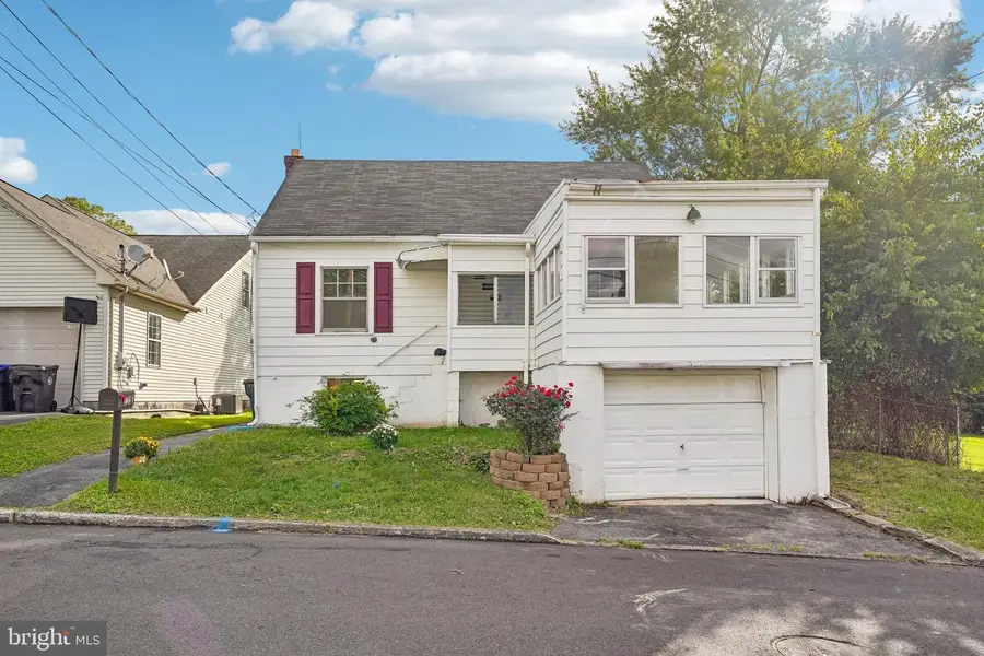 1325 Byfield St, Allentown, PA 18103 - #2