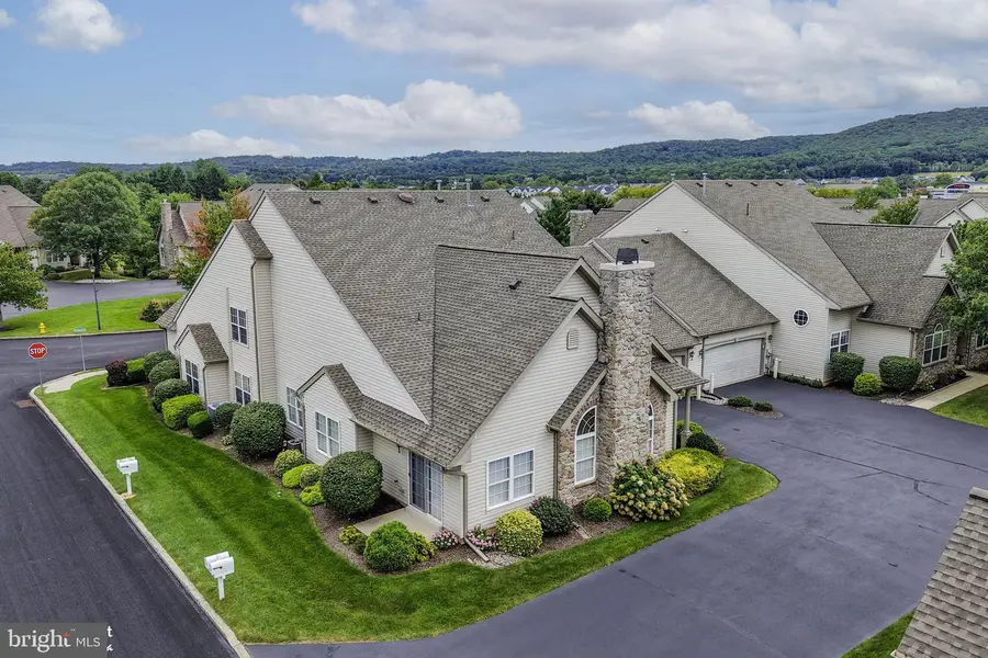 6522 Letterkenny Ln, Lower Macungie, PA 18062 - #2