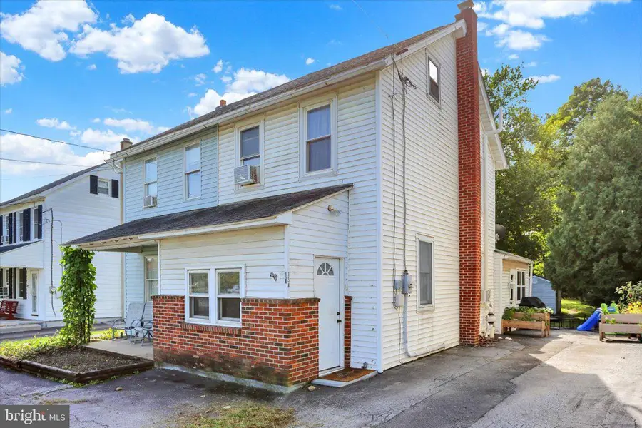 134 E Penn Ave, Alburtis, PA 18011 - #3