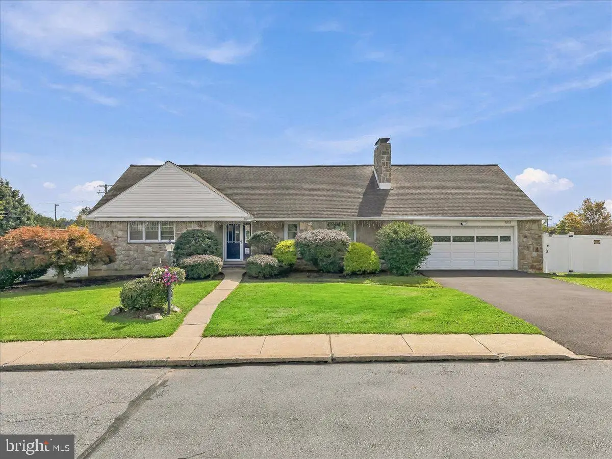 808 Jefferson St, Whitehall, PA 18052 - #1