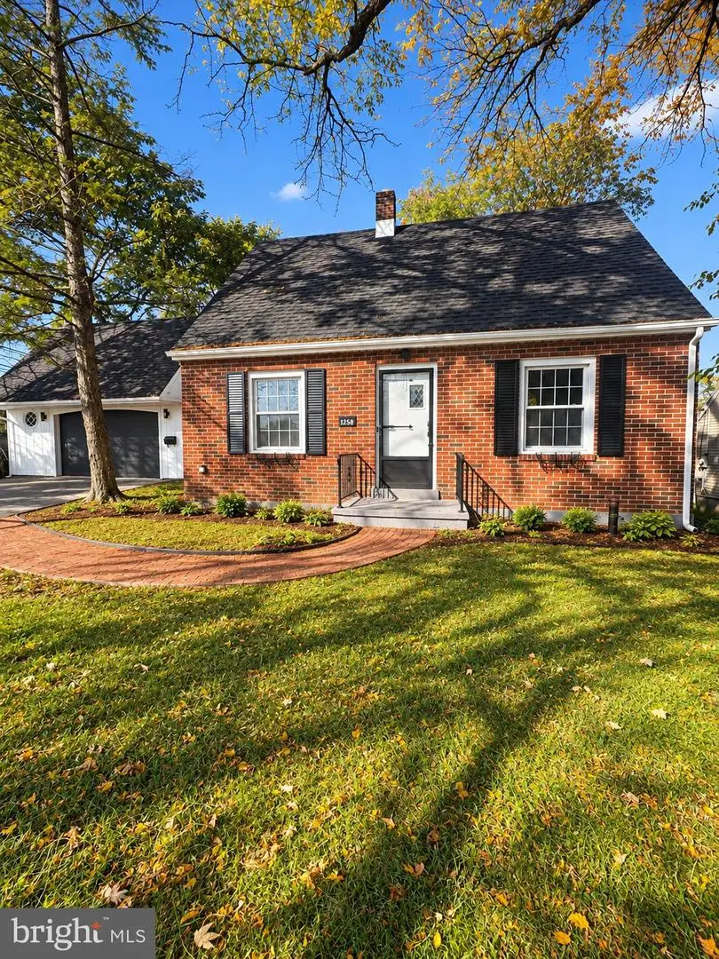 1258 S Jefferson St, Allentown, PA 18103 - #1