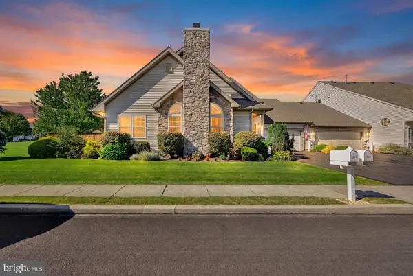 2894 Donegal Dr, MACUNGIE, PA 18062