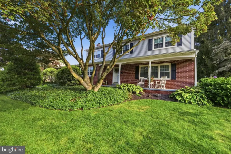 932 Donald Dr, Emmaus, PA 18049 - #3