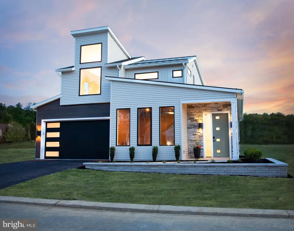 1212 Mosaic Dr #411, Lebanon, PA 17042 - Image #1