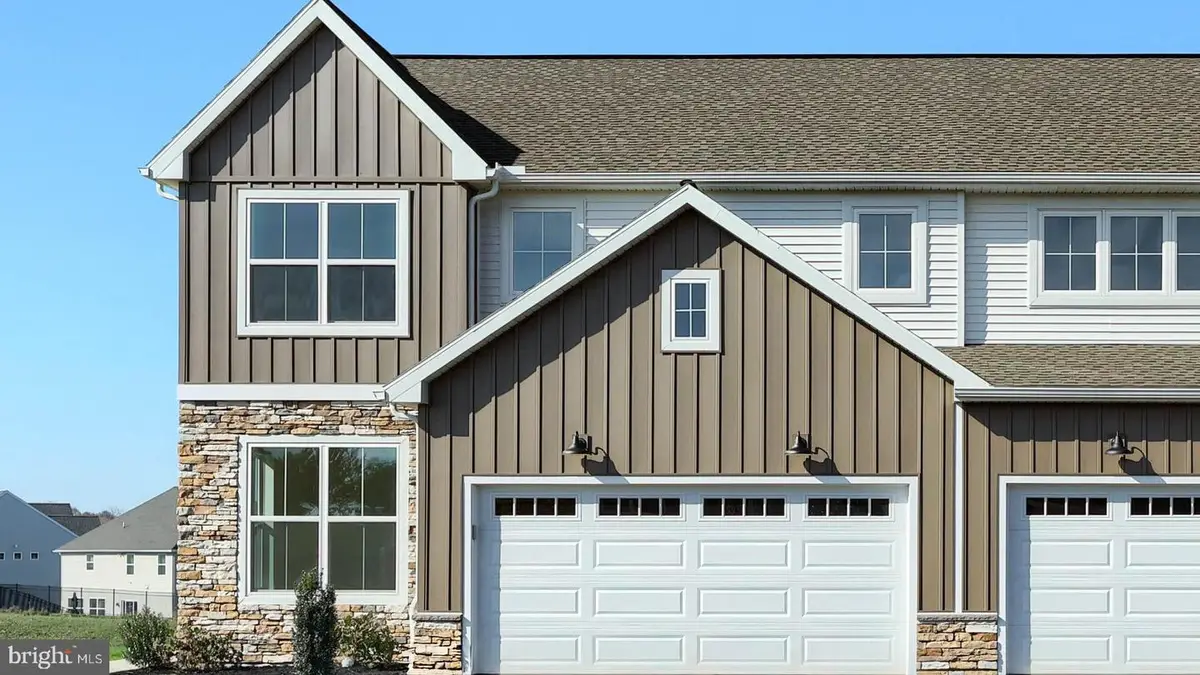 34 Canterbury Ln, Annville, PA 17003 - Image #1